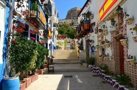 Cozy Room Guapo-Alicante Nearby The Beach And The Center Екстериор снимка