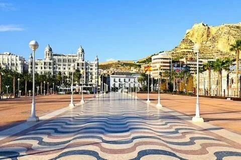 Cozy Room Guapo-Alicante Nearby The Beach And The Center Екстериор снимка